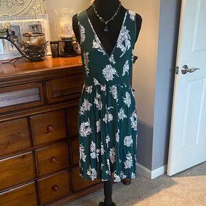 Comfy Green Floral Midi Dress with Pockets